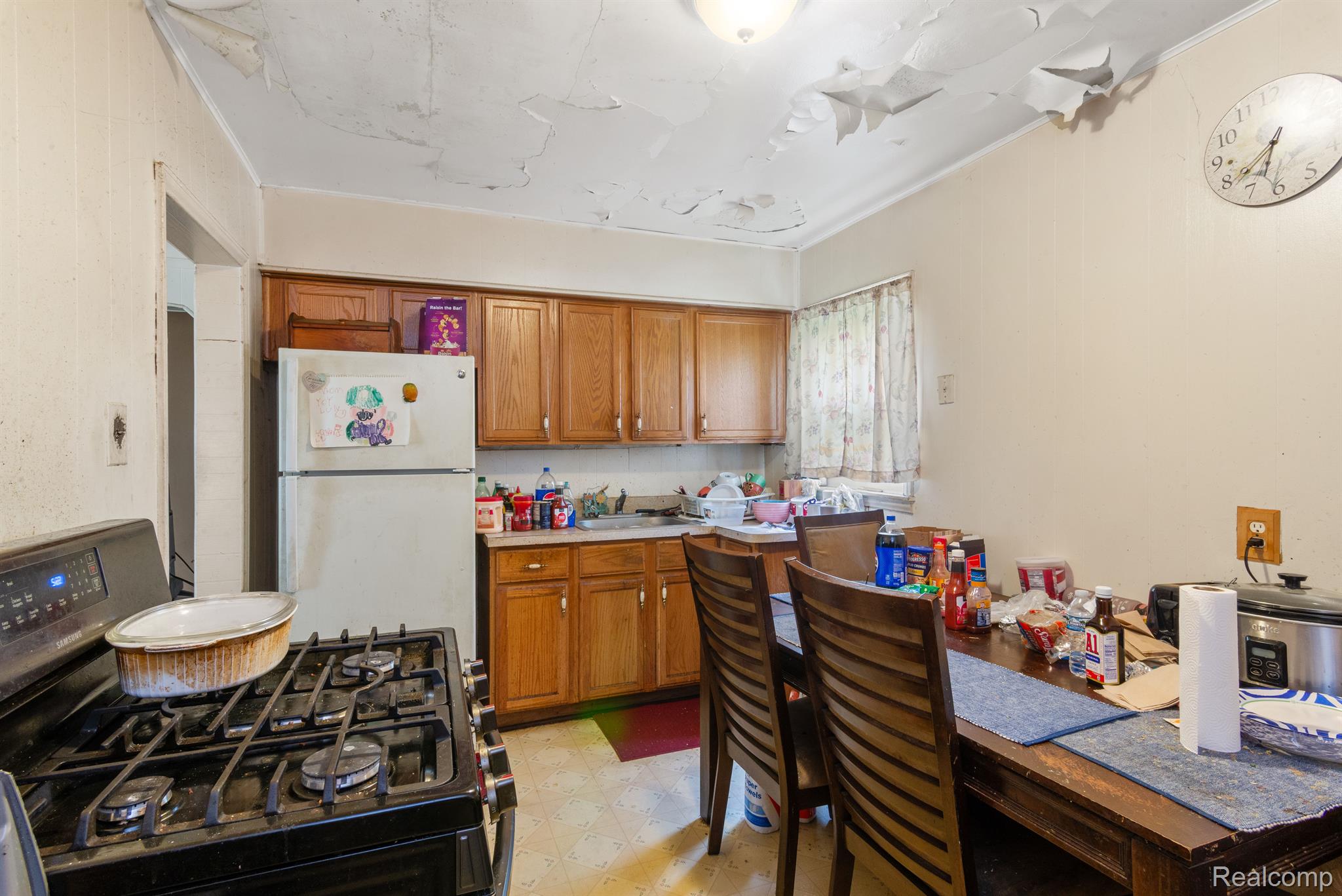 26631 New York St Property Photo 6