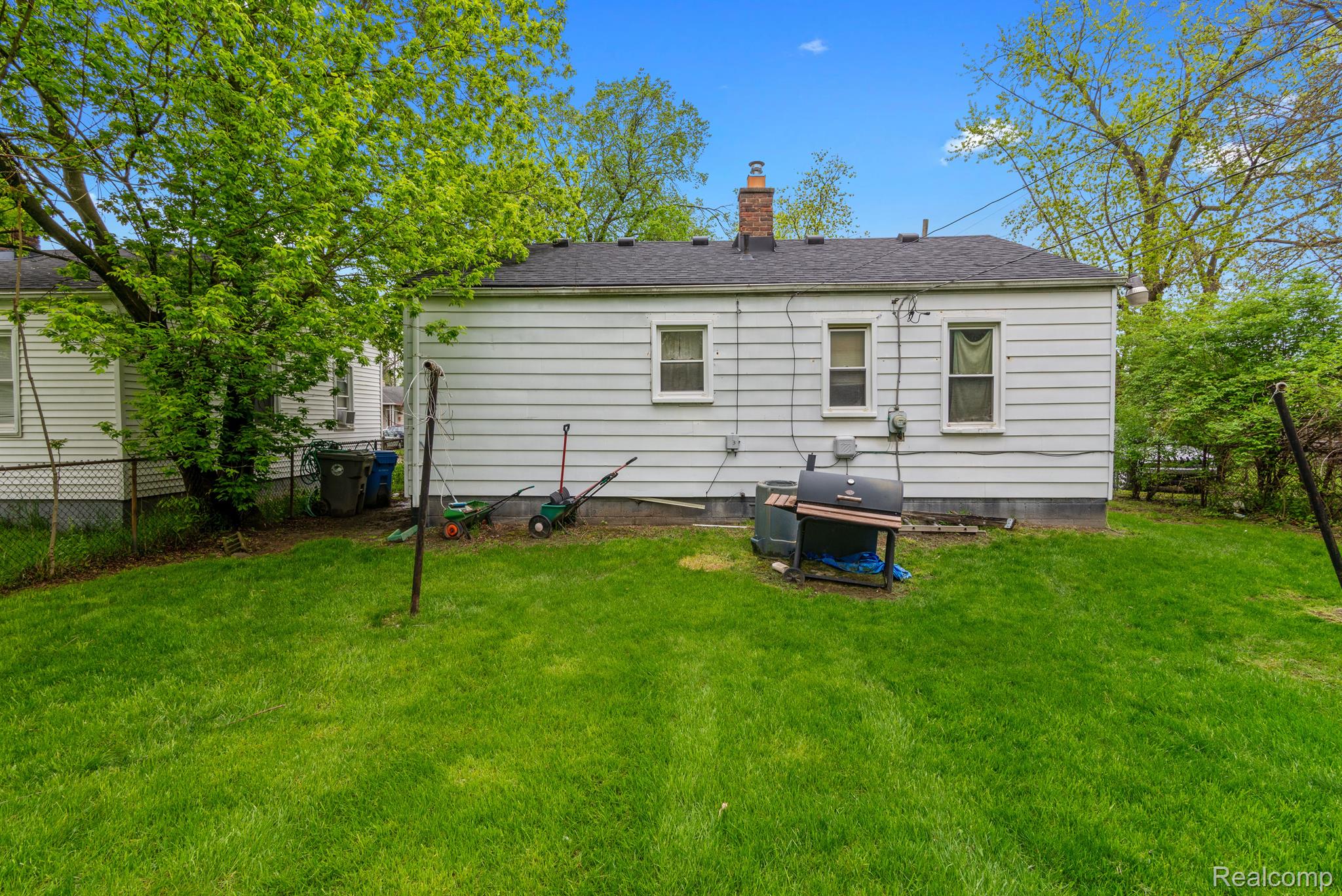 26631 New York St Property Photo 14