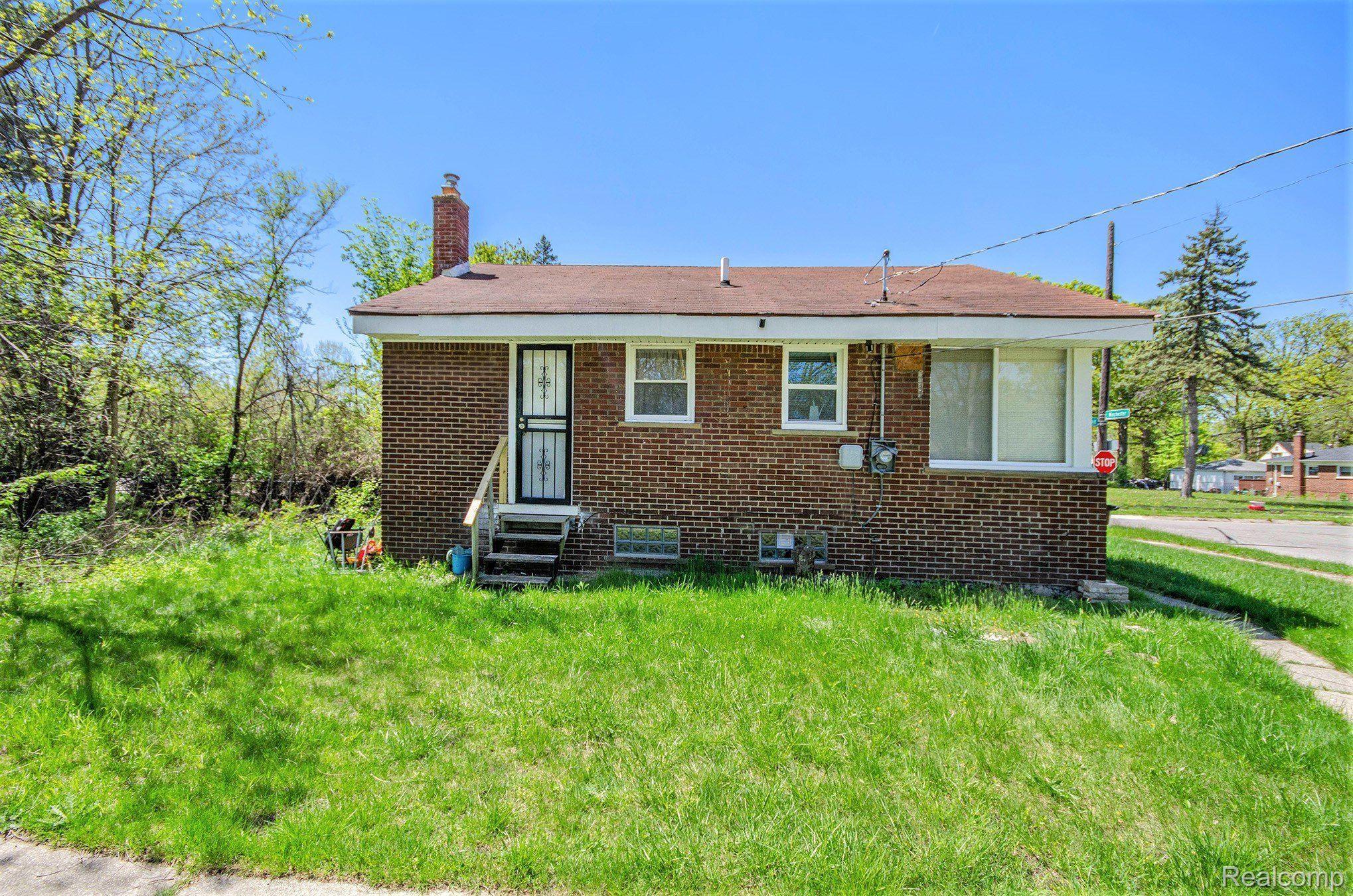 20322 Charleston St Property Photo 16