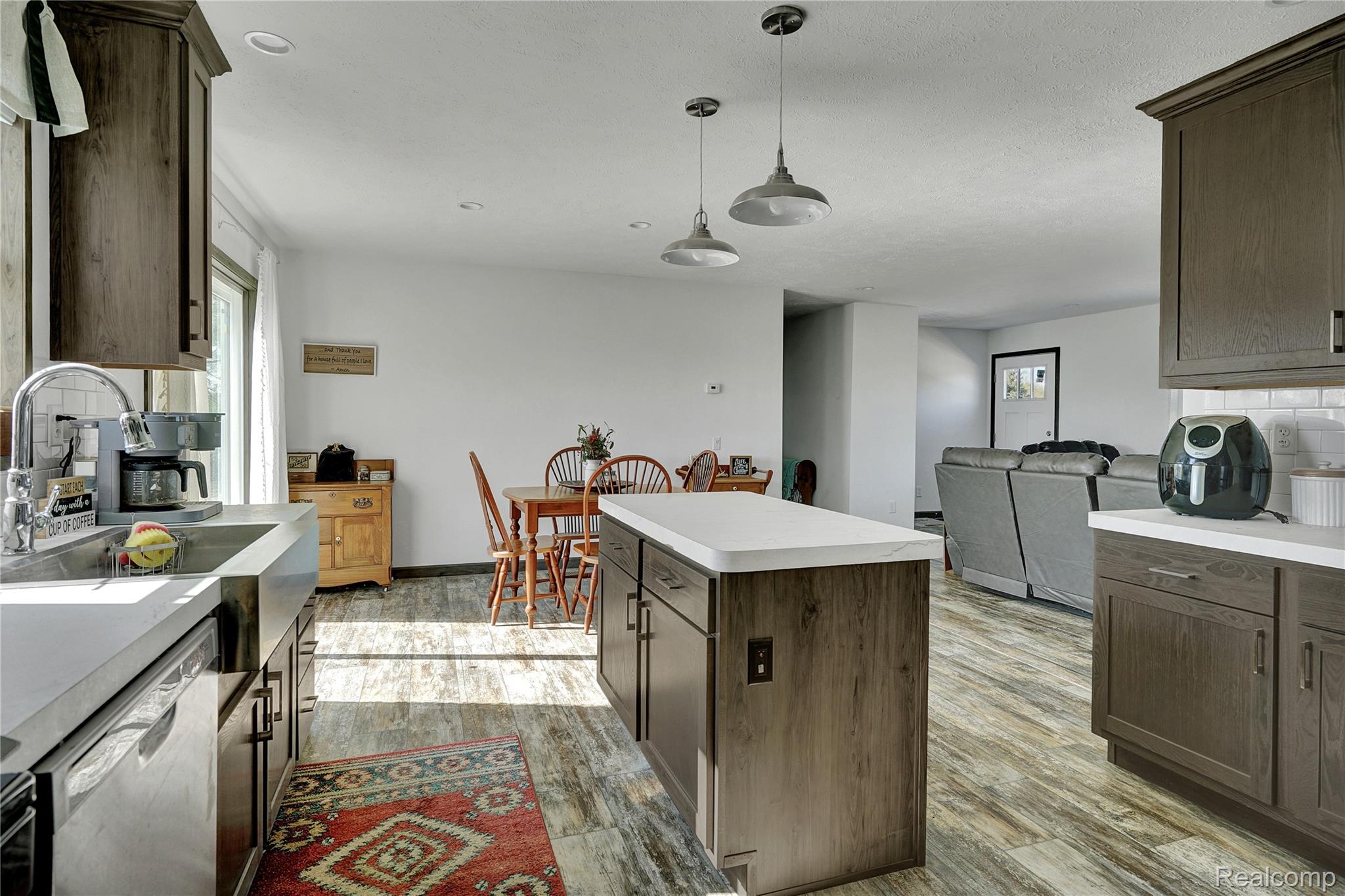 7376 Capac Rd Property Photo 6