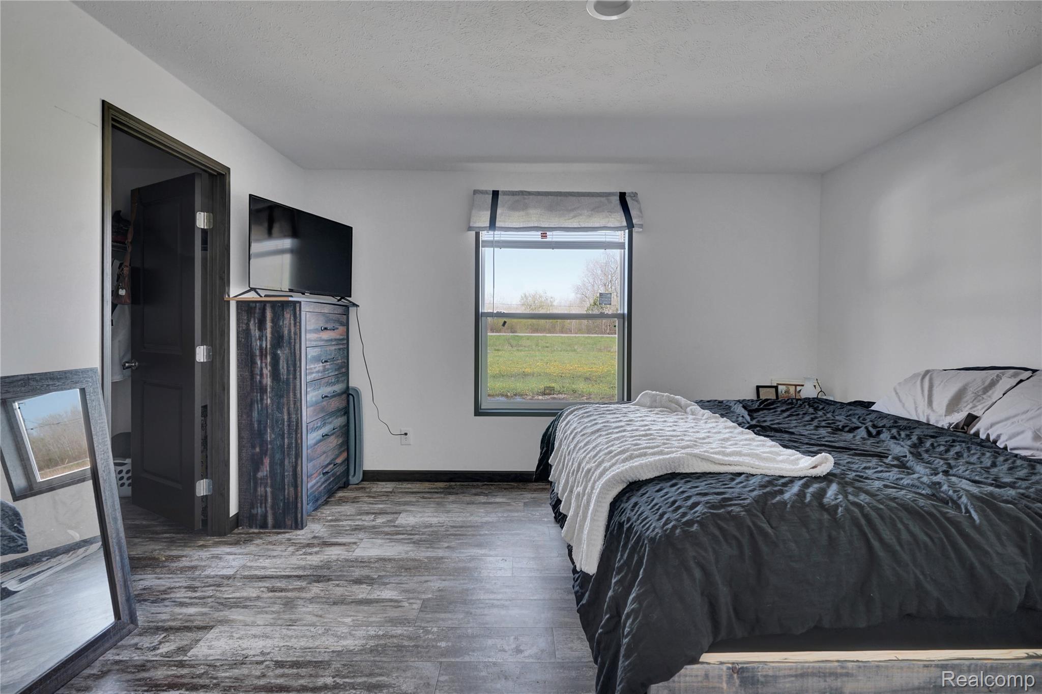 7376 Capac Rd Property Photo 10