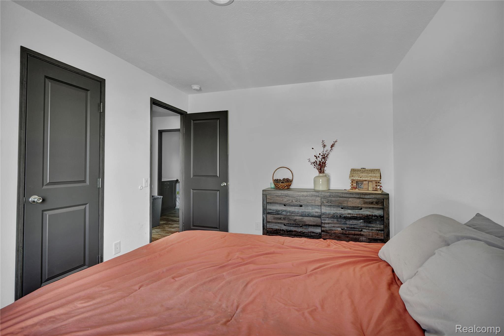 7376 Capac Rd Property Photo 14