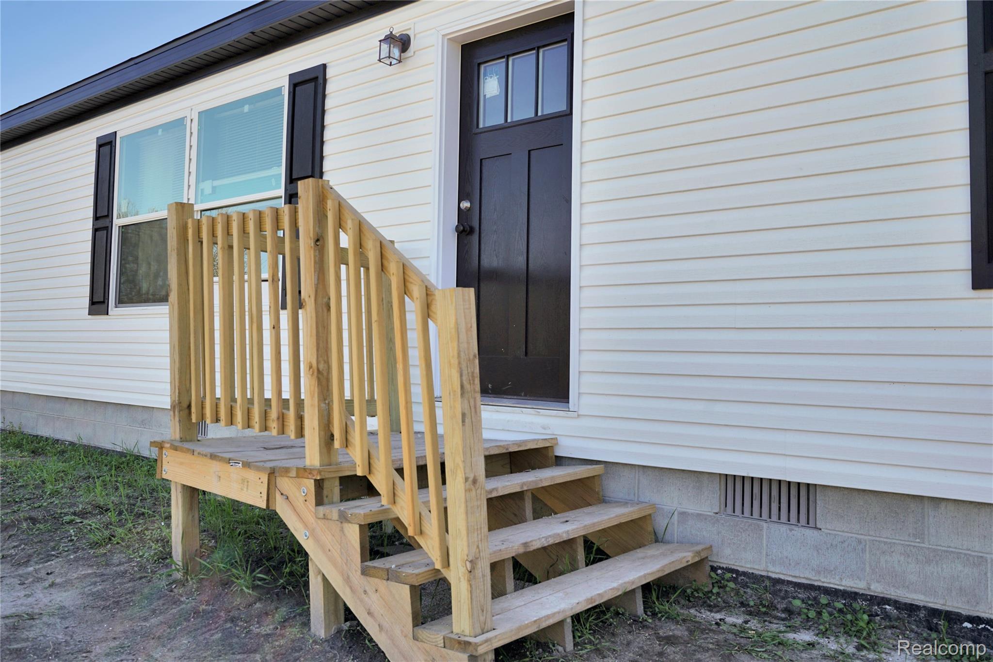 7376 Capac Rd Property Photo 19