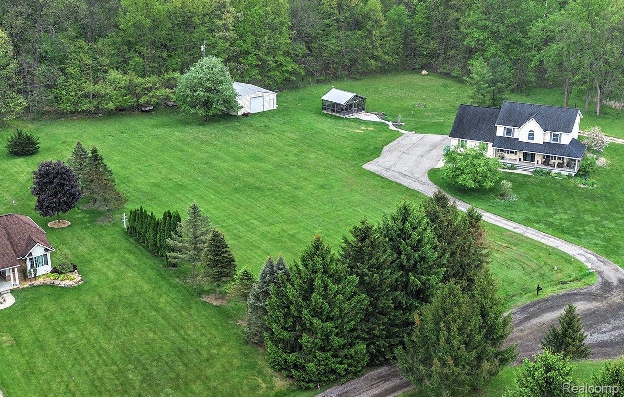 4864 Cooley Lake Crt Property Photo 3