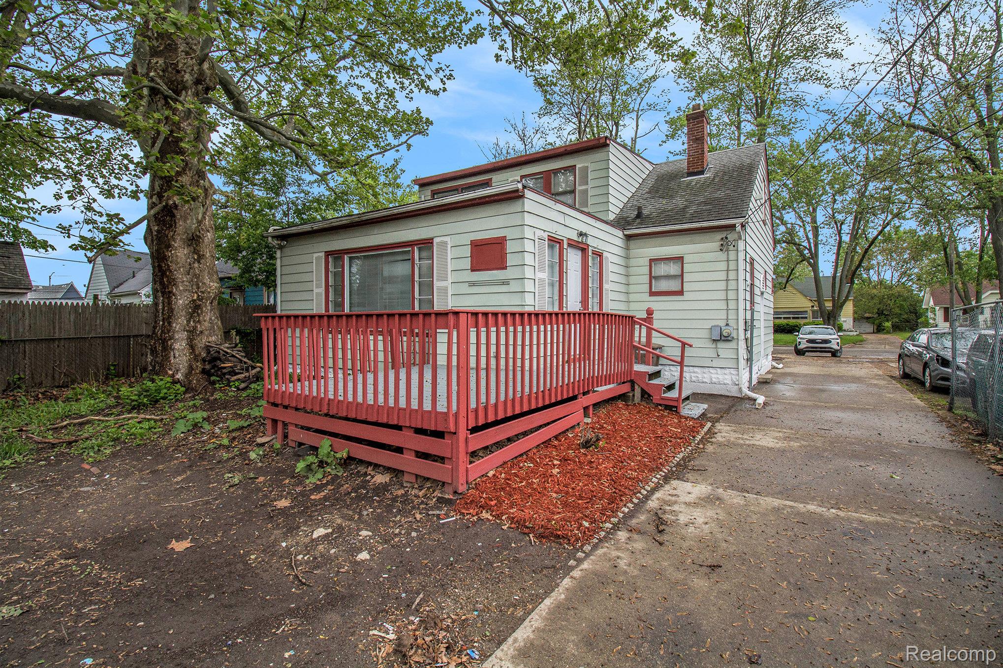 570 E Kennett Rd Property Photo 25