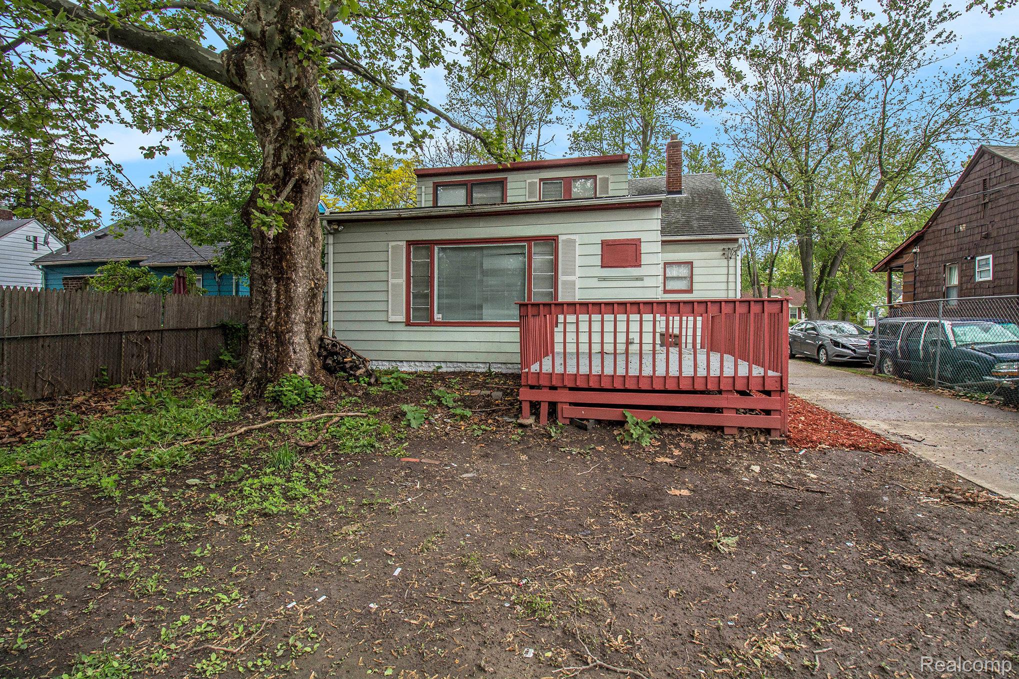 570 E Kennett Rd Property Photo 27