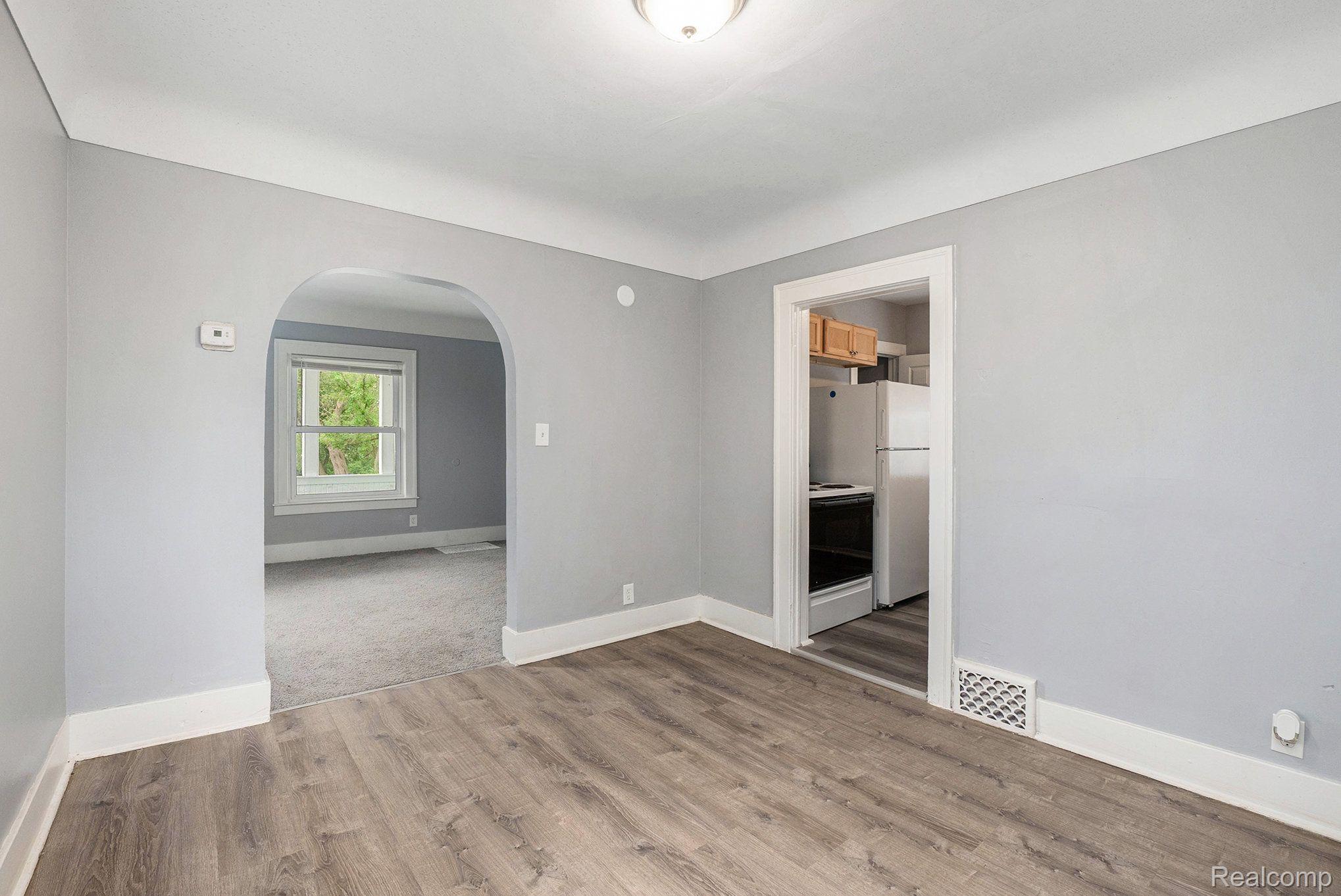 54 Hudson Ave Property Photo 9