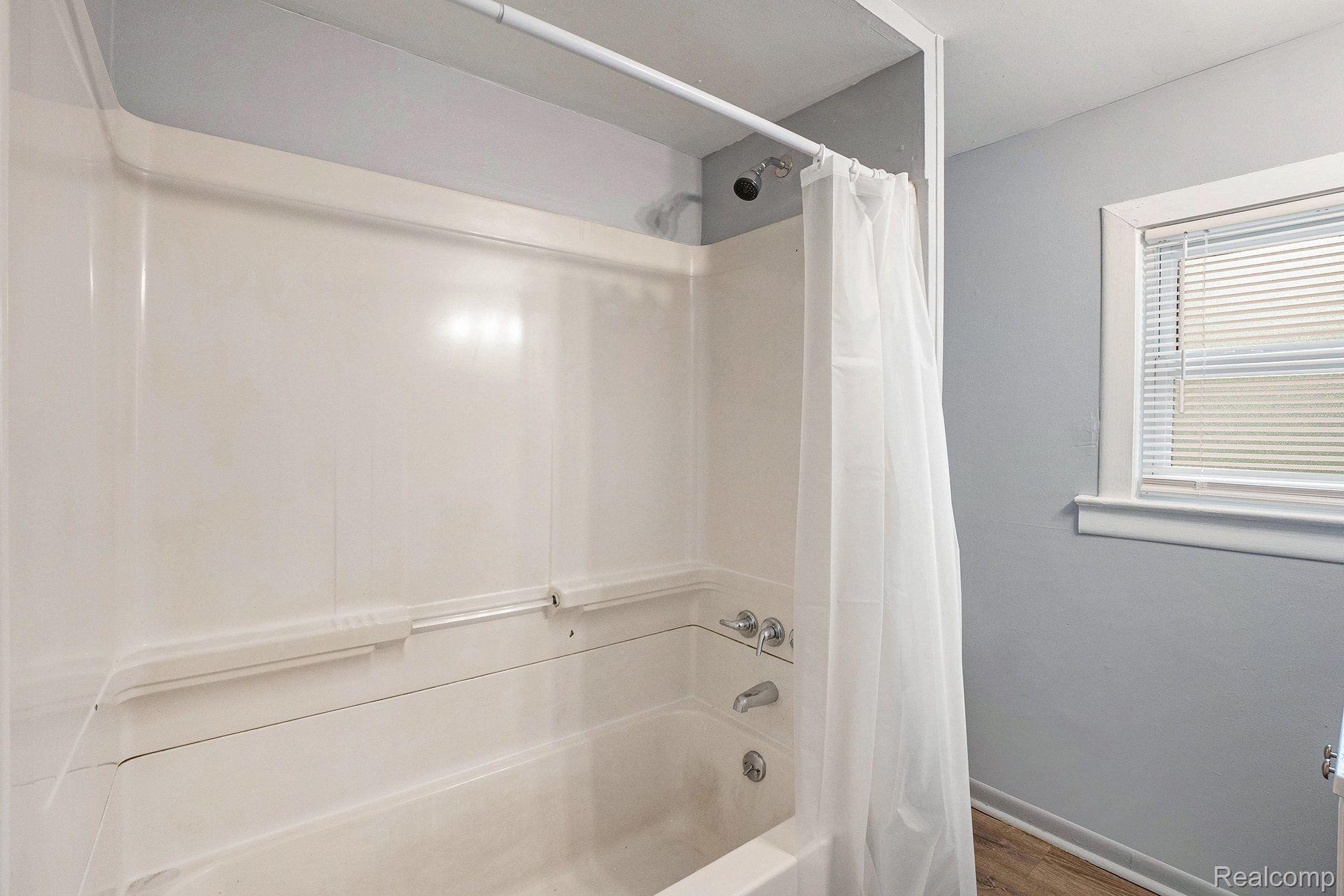 54 Hudson Ave Property Photo 19