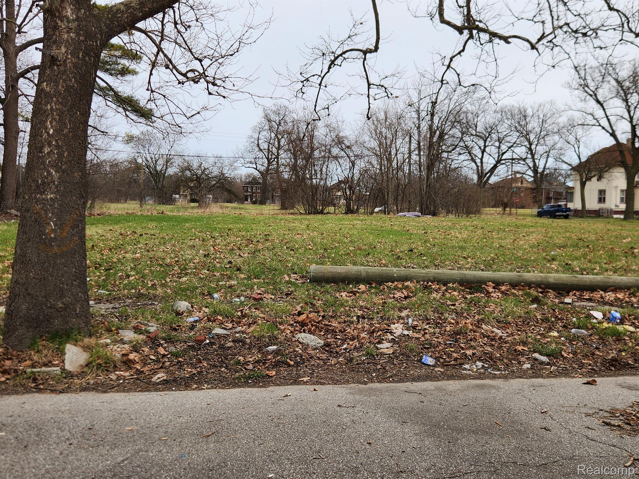 1522 Gray St Property Photo 5