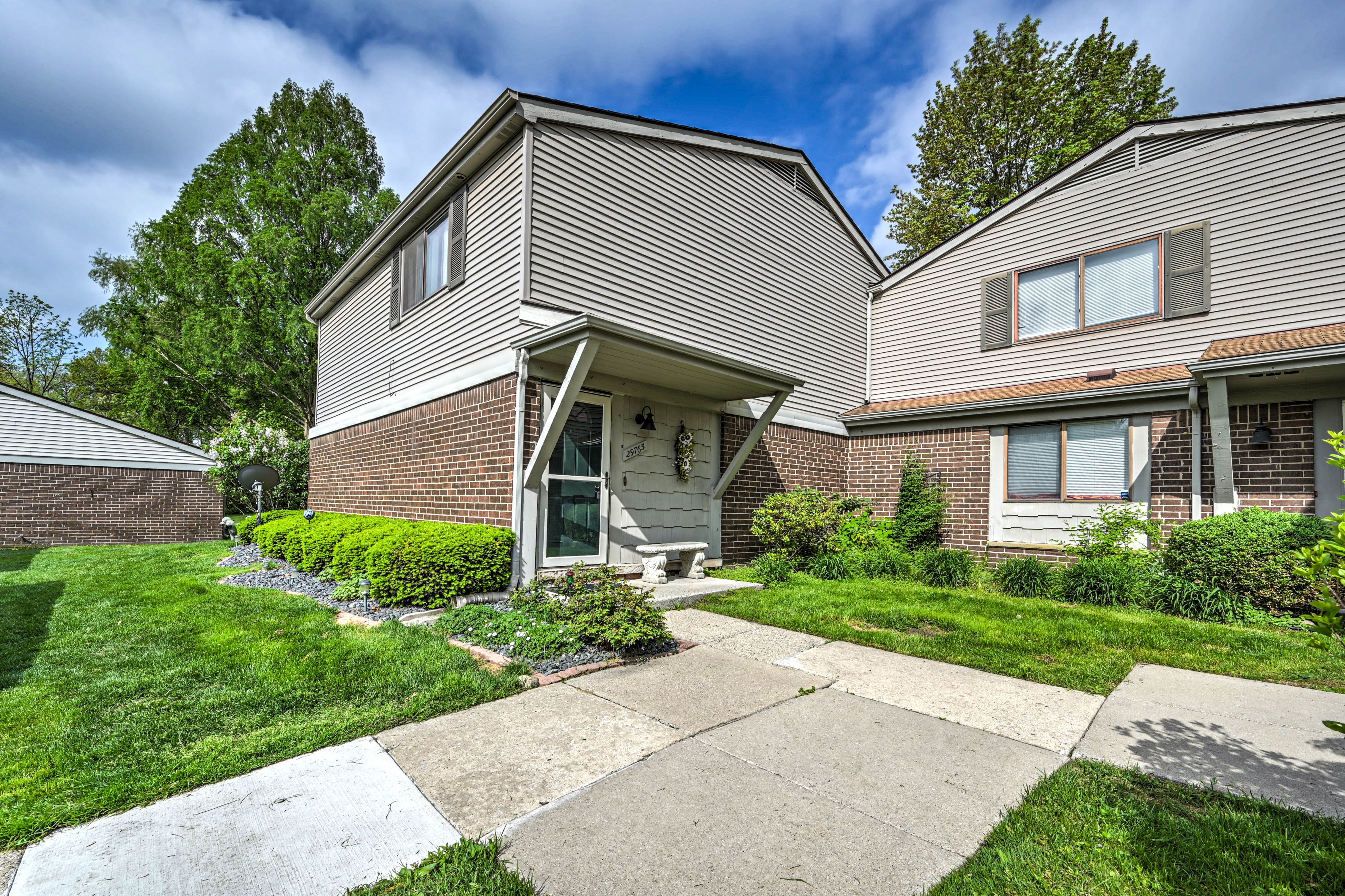 29765 Farmbrook Villa Ln Property Photo 1