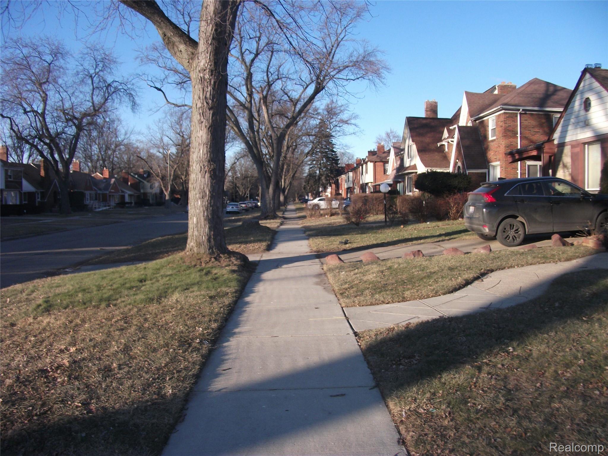 15017 Wildemere St Property Photo 3