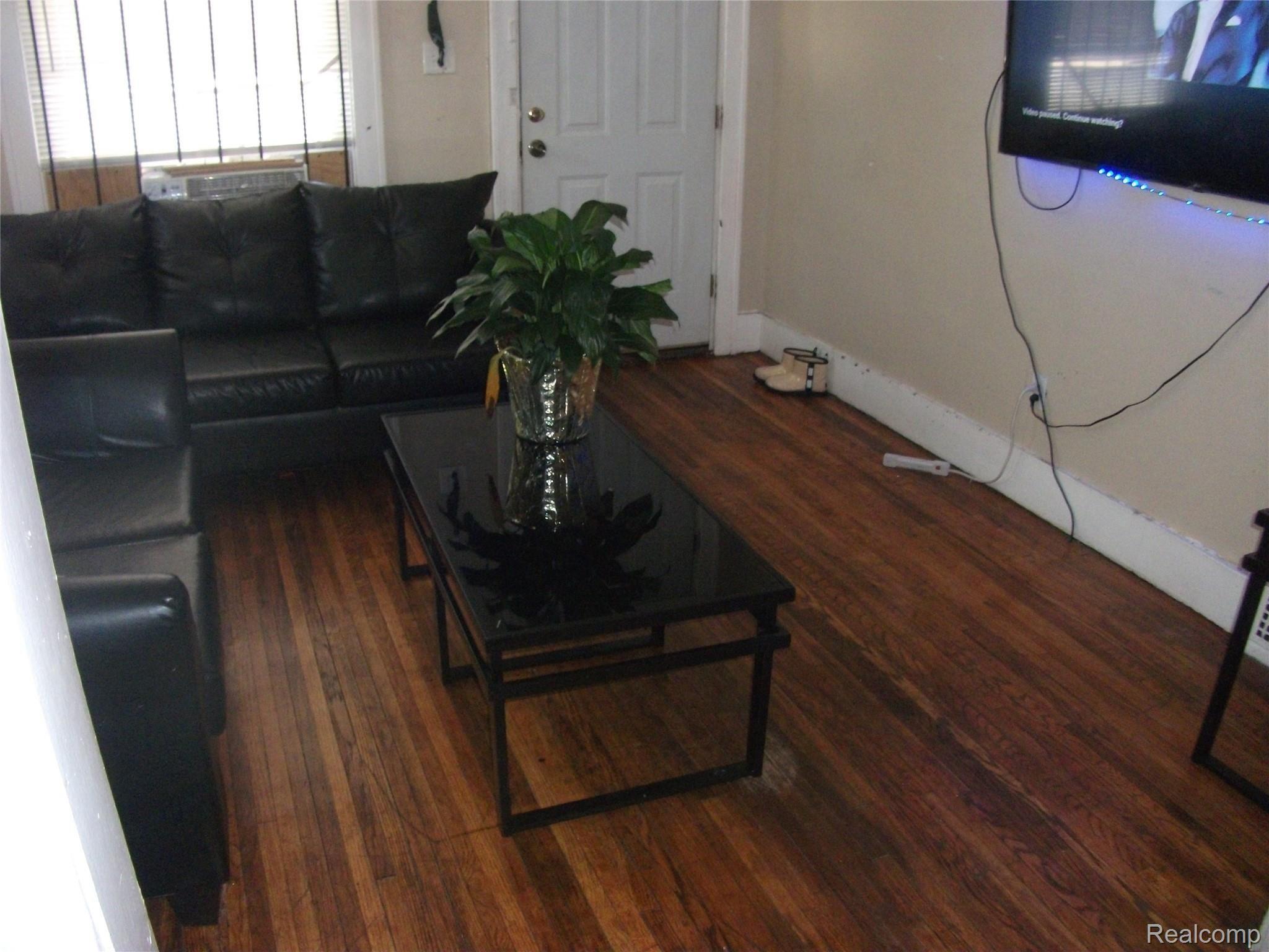 15017 Wildemere St Property Photo 11