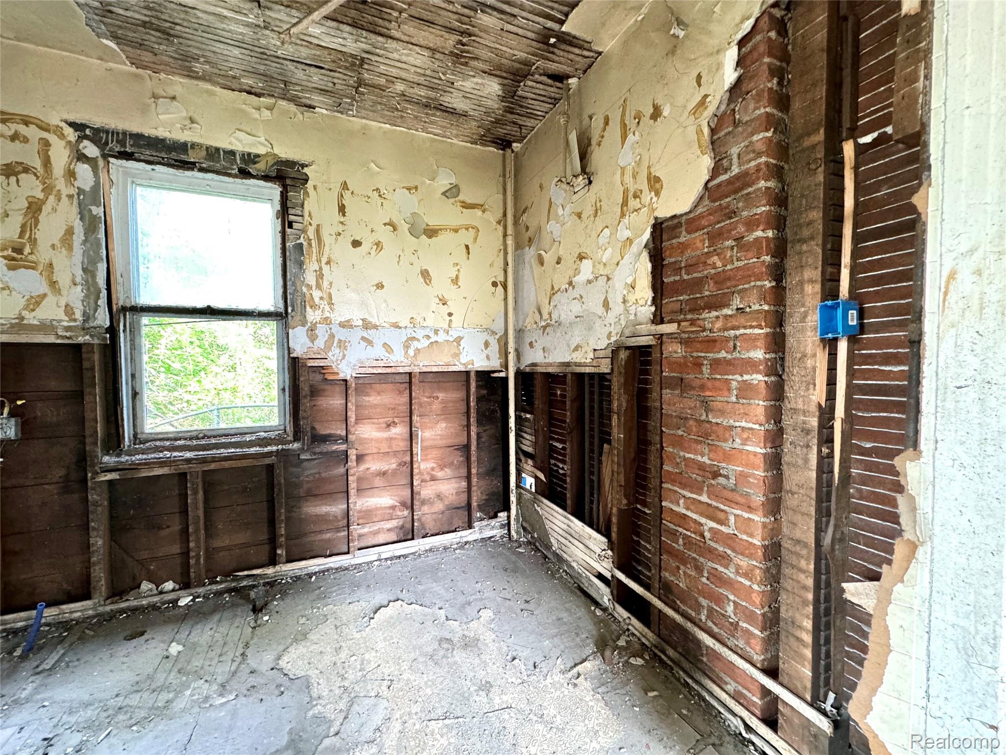 1038 Marston St Property Photo 4