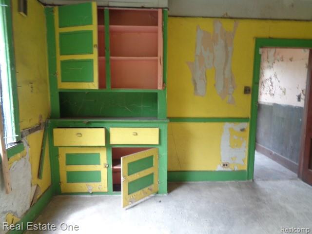8167 Woodlawn Street Property Photo 8