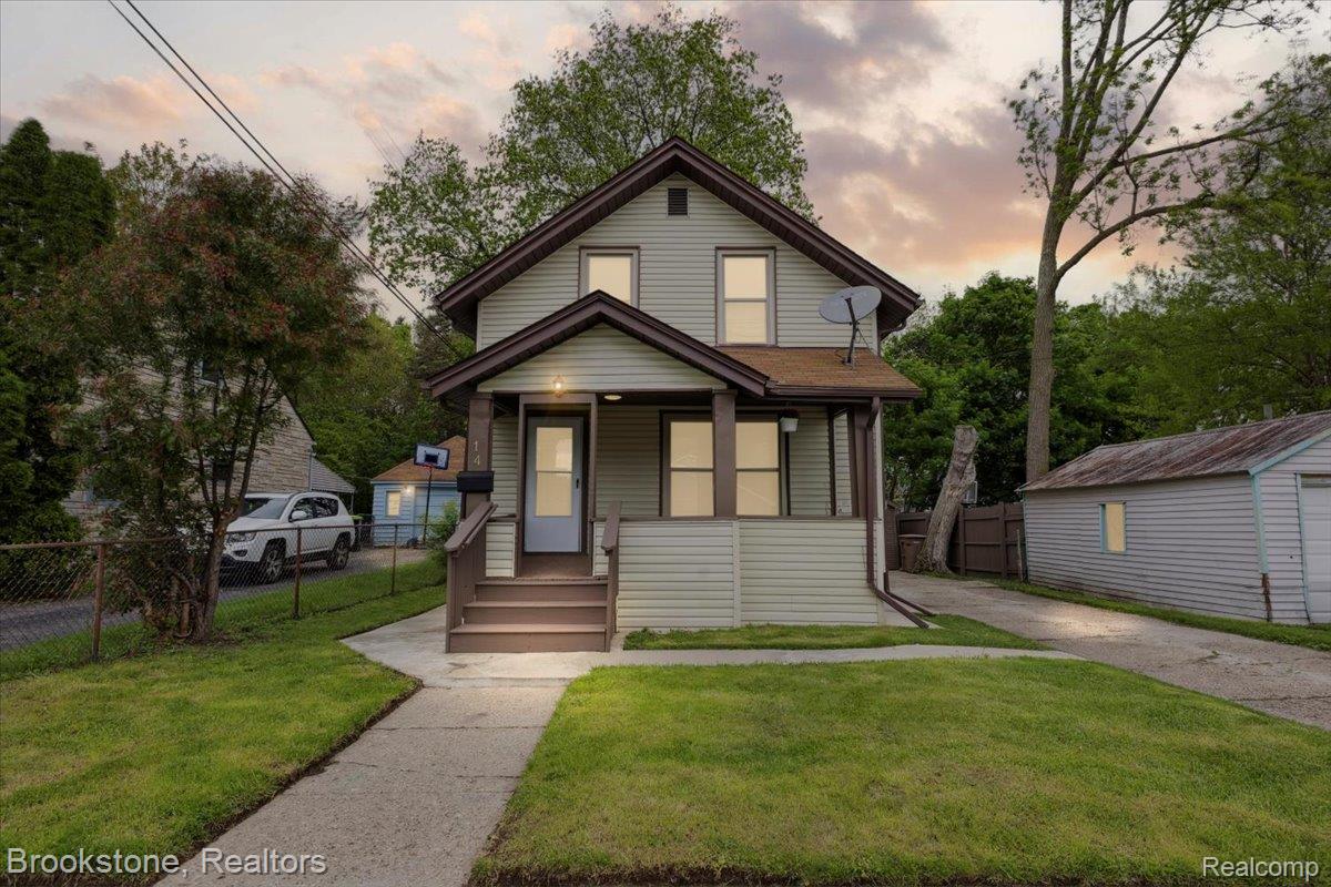 14 Hudson Ave Property Photo 1