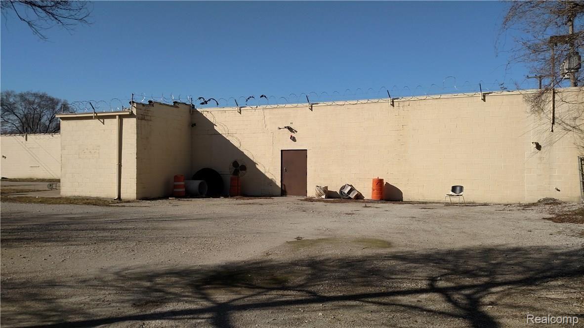 17910 Van Dyke Street Property Photo 15