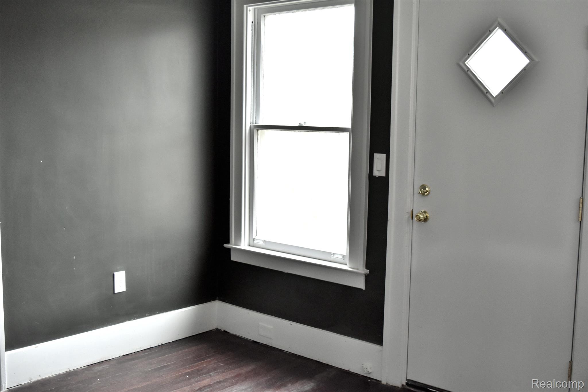 2054 Edison Street Property Photo 19