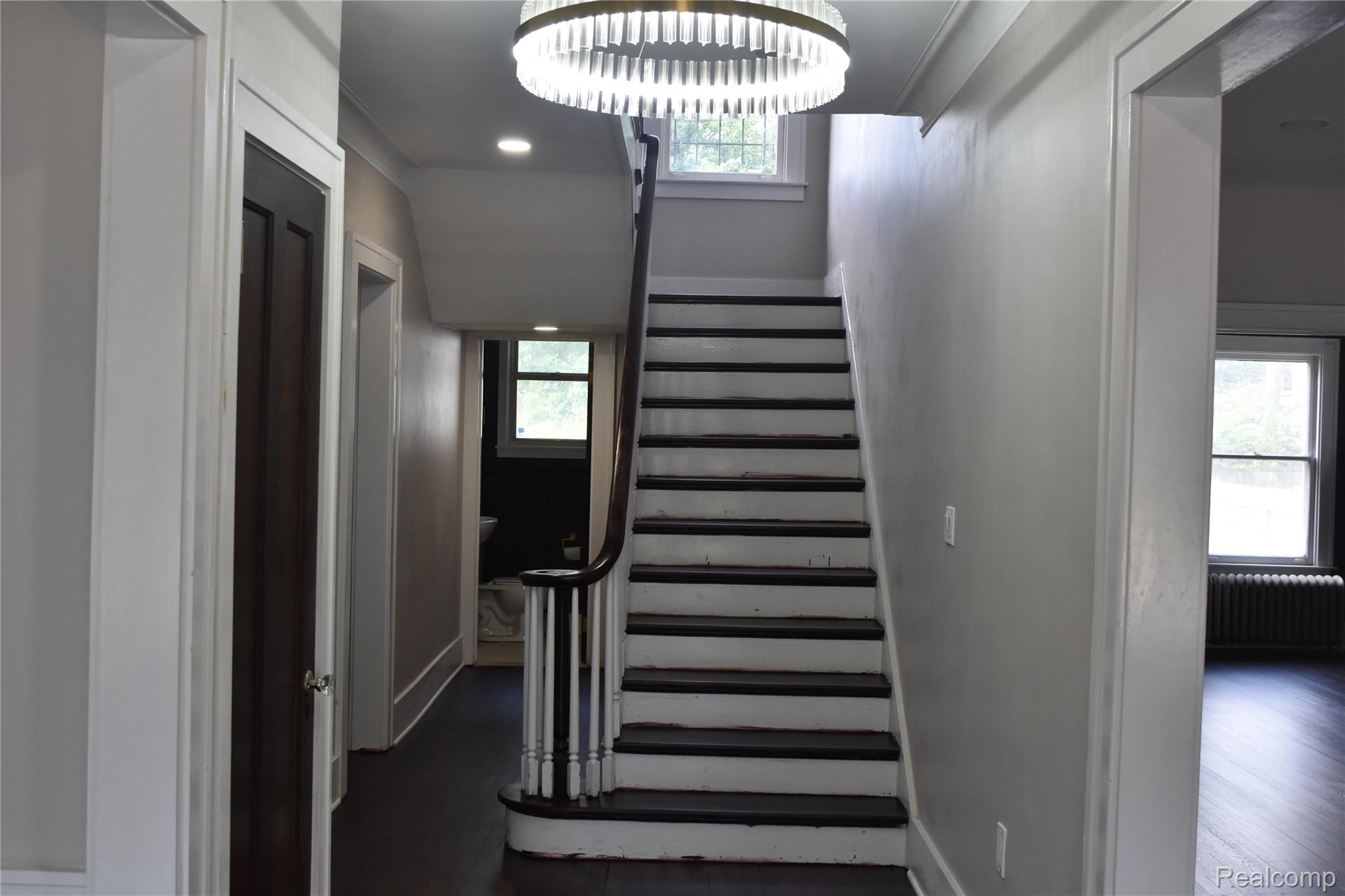 2054 Edison Street Property Photo 20