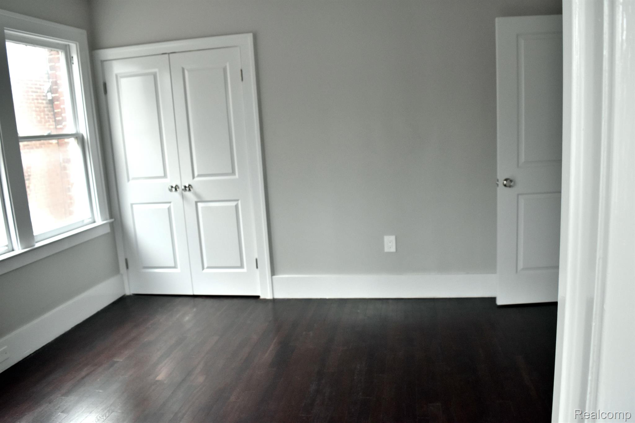 2054 Edison Street Property Photo 27