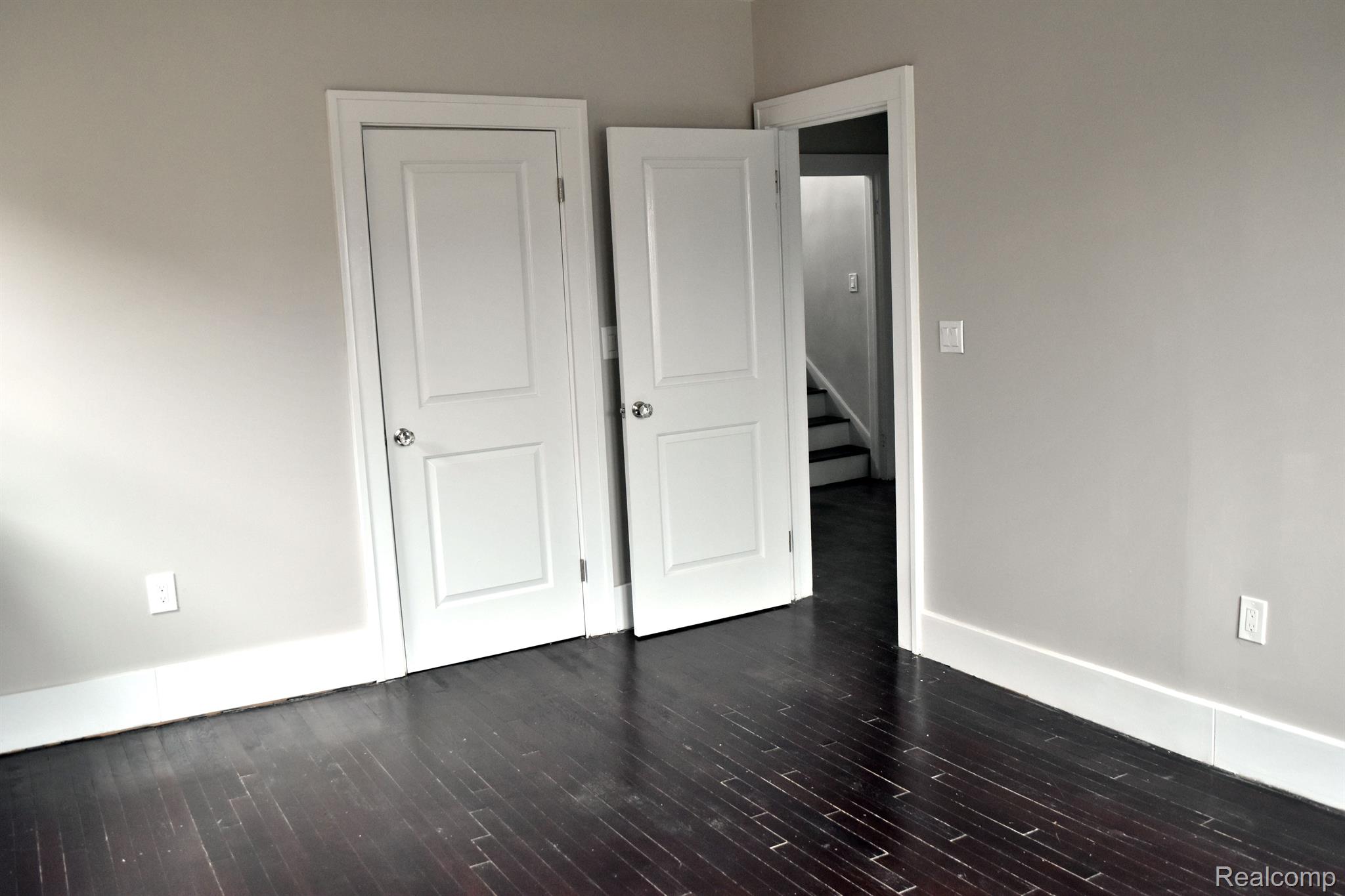 2054 Edison Street Property Photo 28