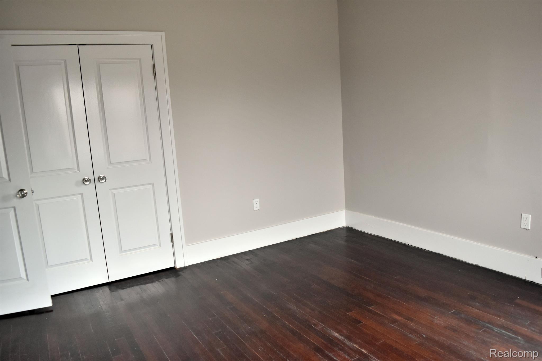 2054 Edison Street Property Photo 29