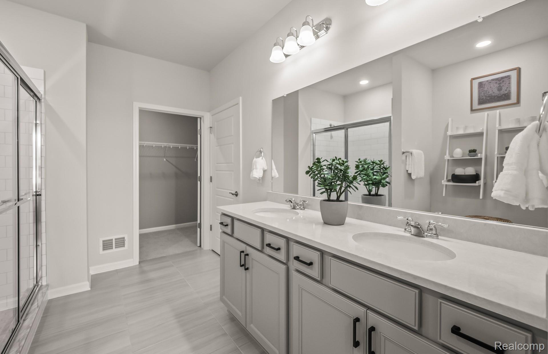 42776 Arbor Drive Property Photo 12