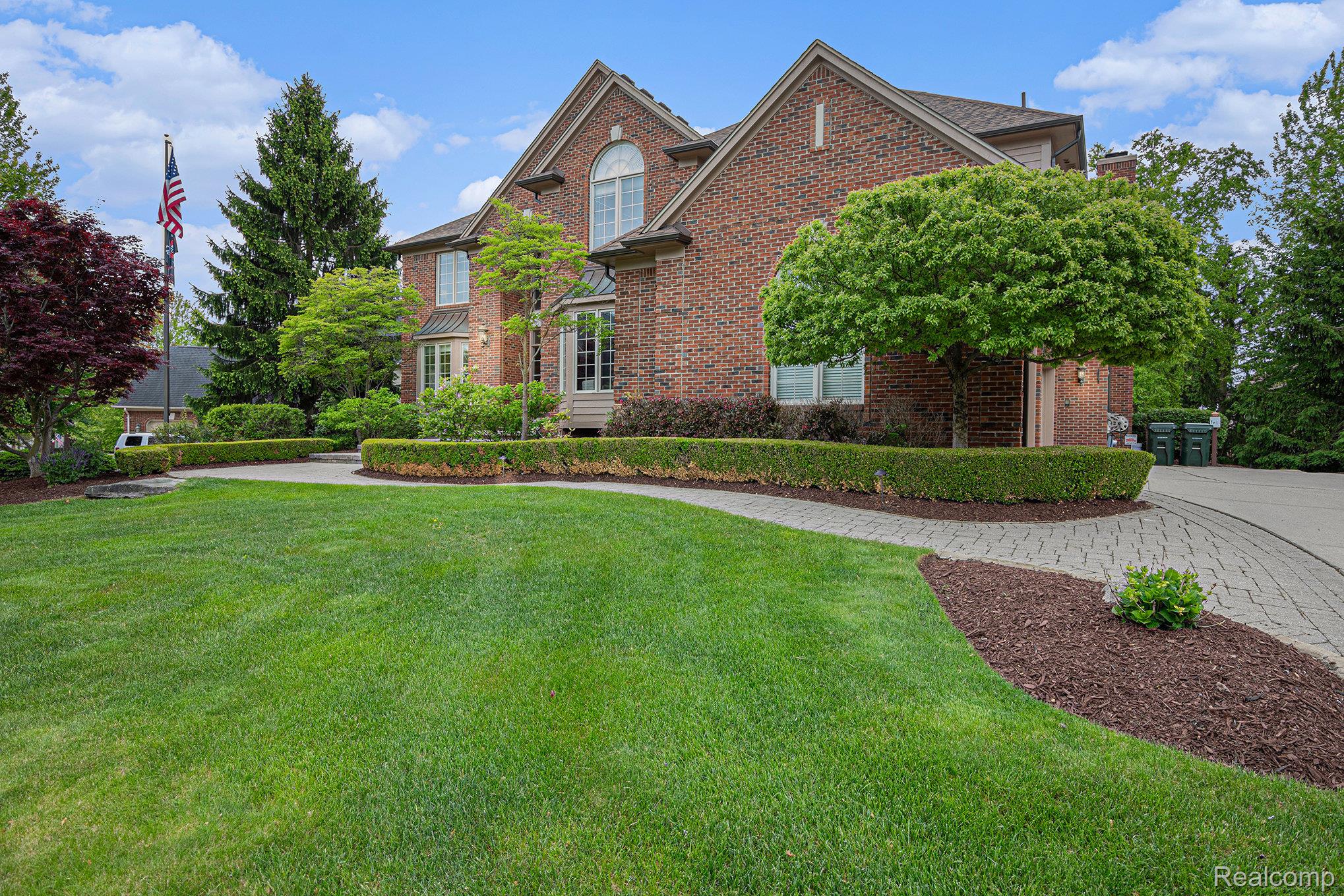 846 Majestic Property Photo 2