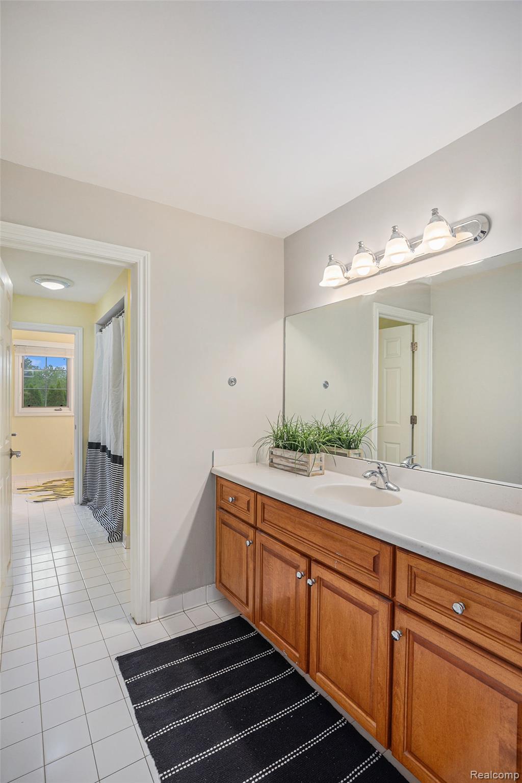 846 Majestic Property Photo 28
