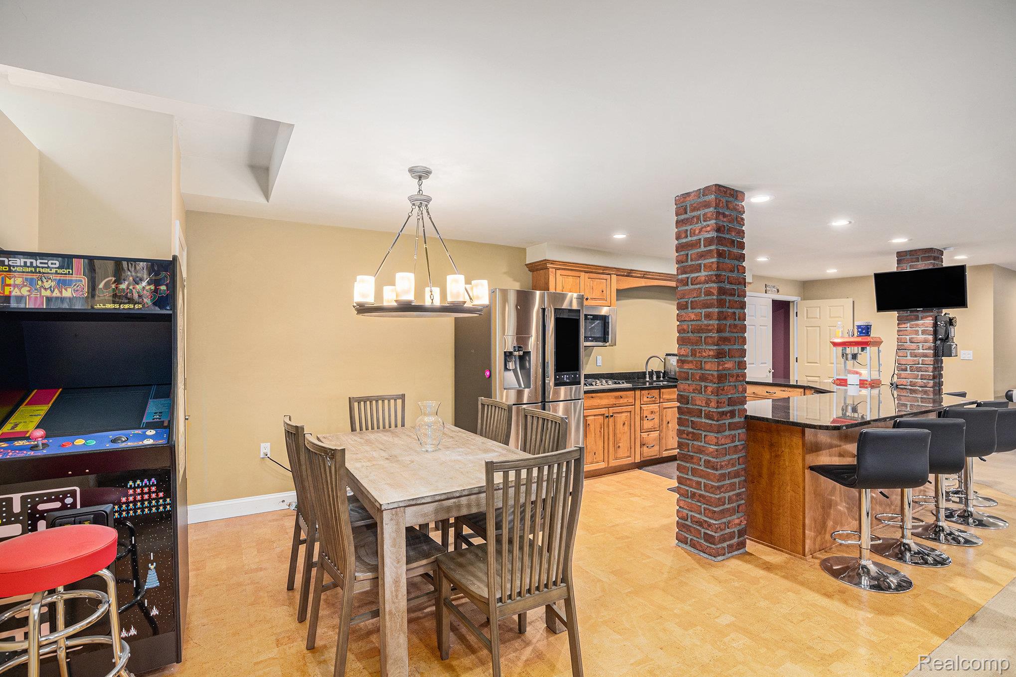 846 Majestic Property Photo 35