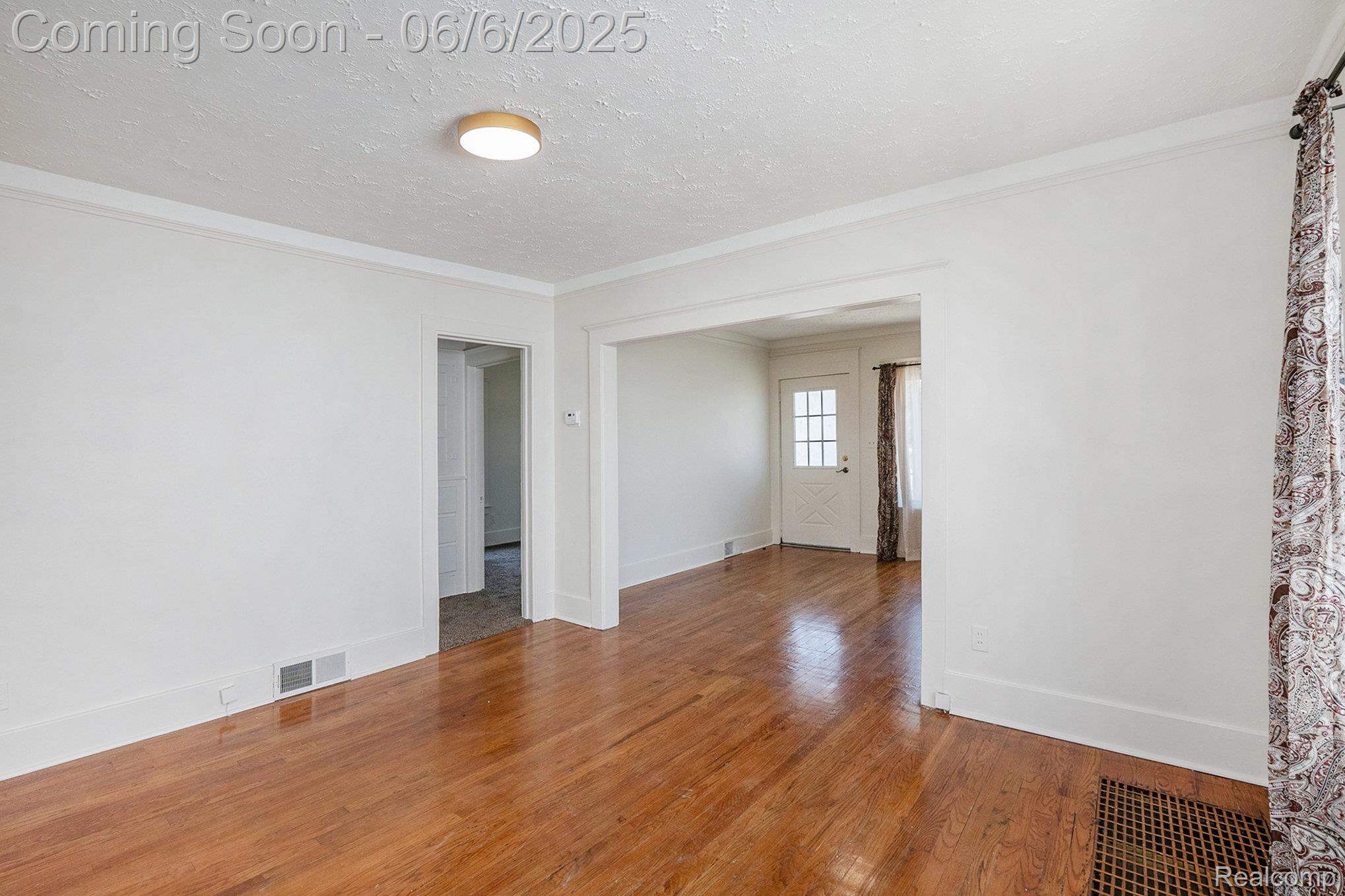 838 Pinecrest Dr Property Photo 5
