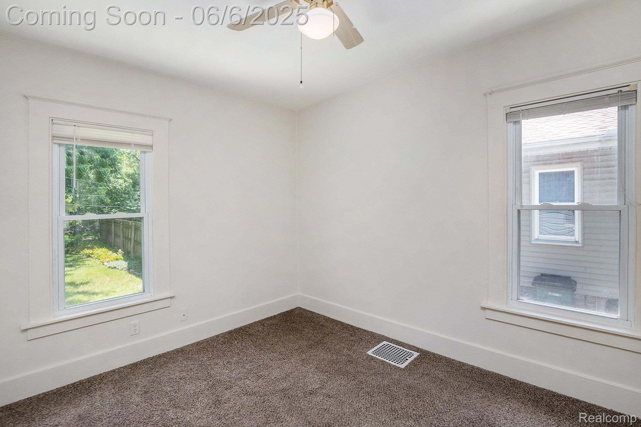 838 Pinecrest Dr Property Photo 9