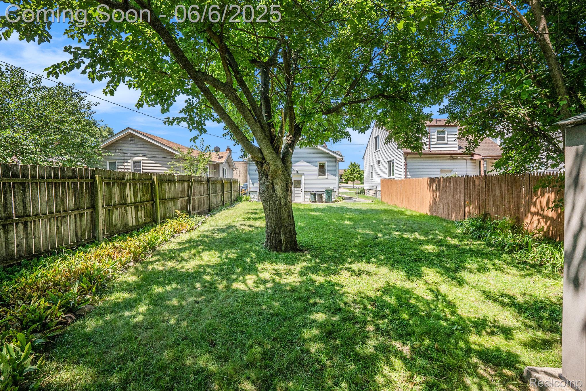 838 Pinecrest Dr Property Photo 16