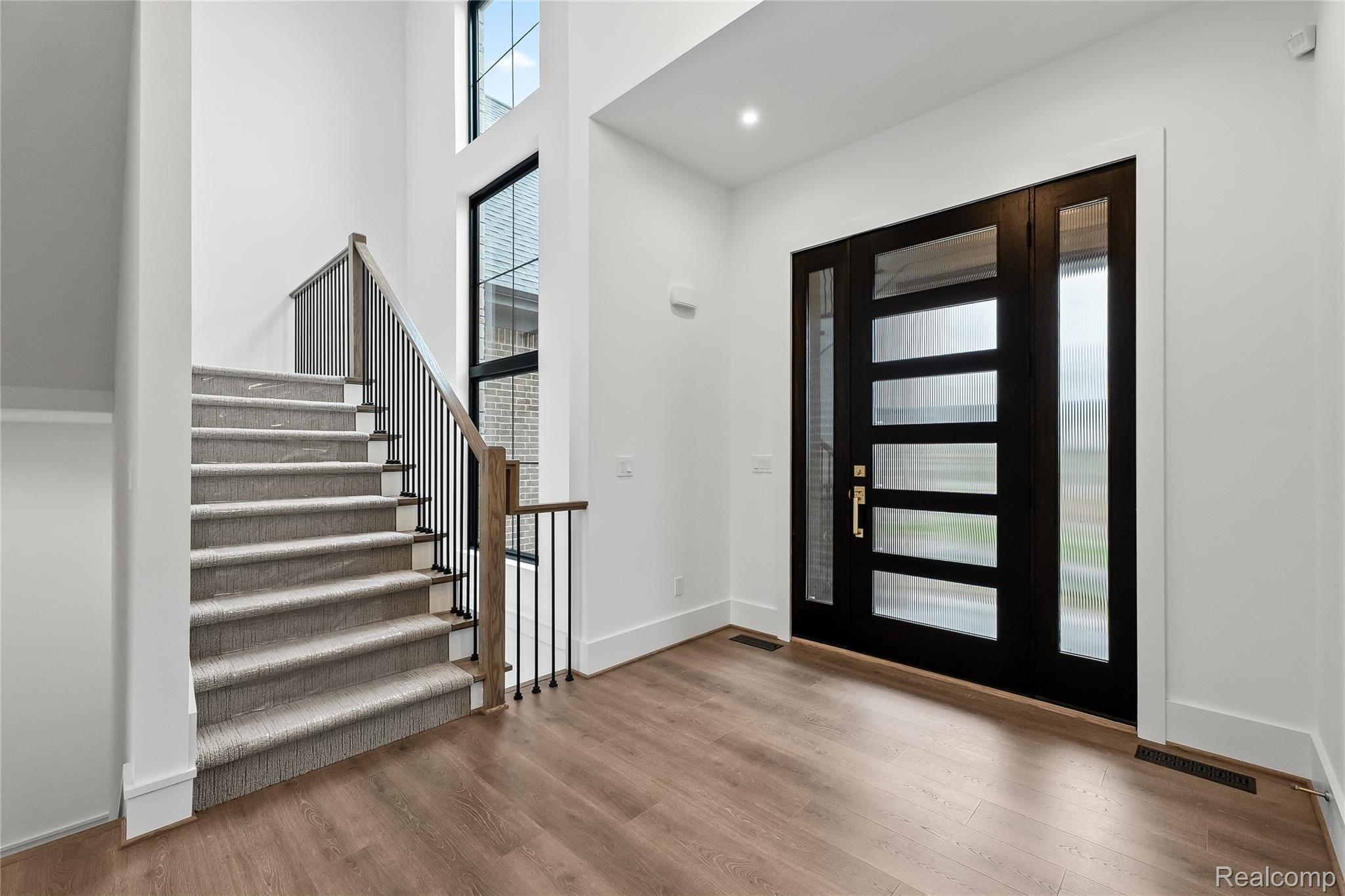 4369 The Heights Boulevard Property Photo 4
