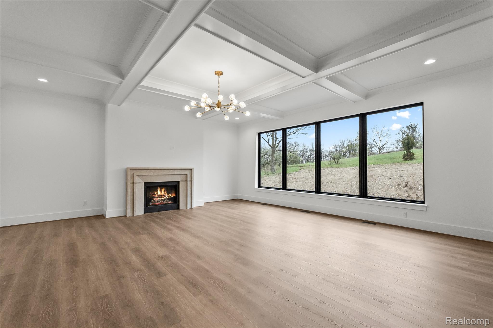 4369 The Heights Boulevard Property Photo 6
