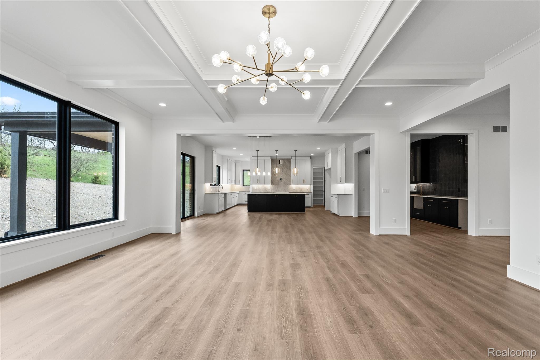 4369 The Heights Boulevard Property Photo 10