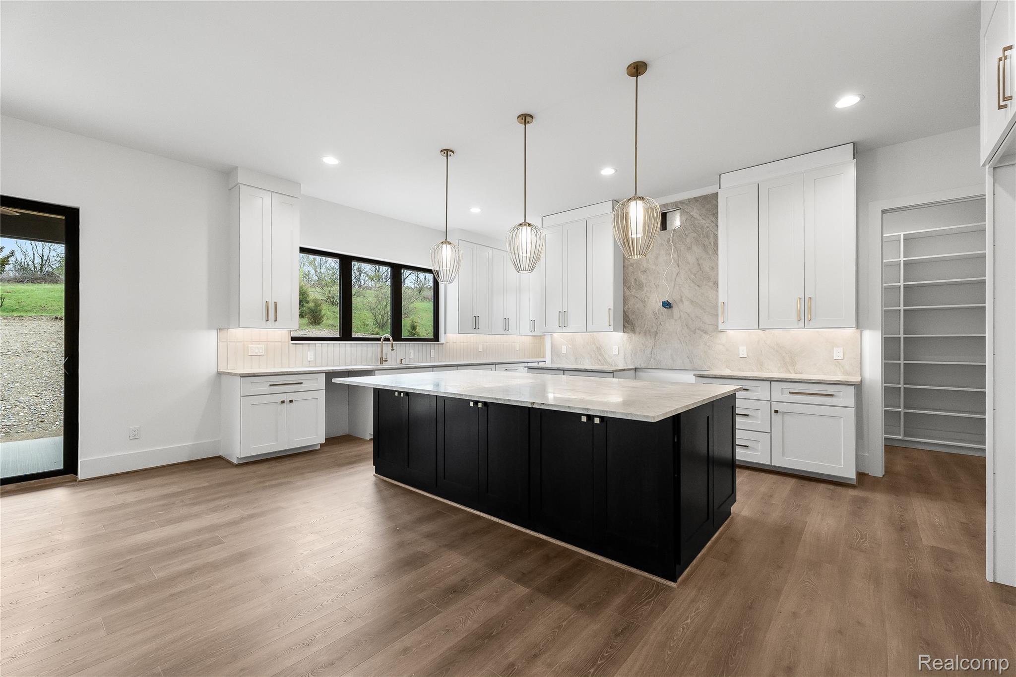 4369 The Heights Boulevard Property Photo 15