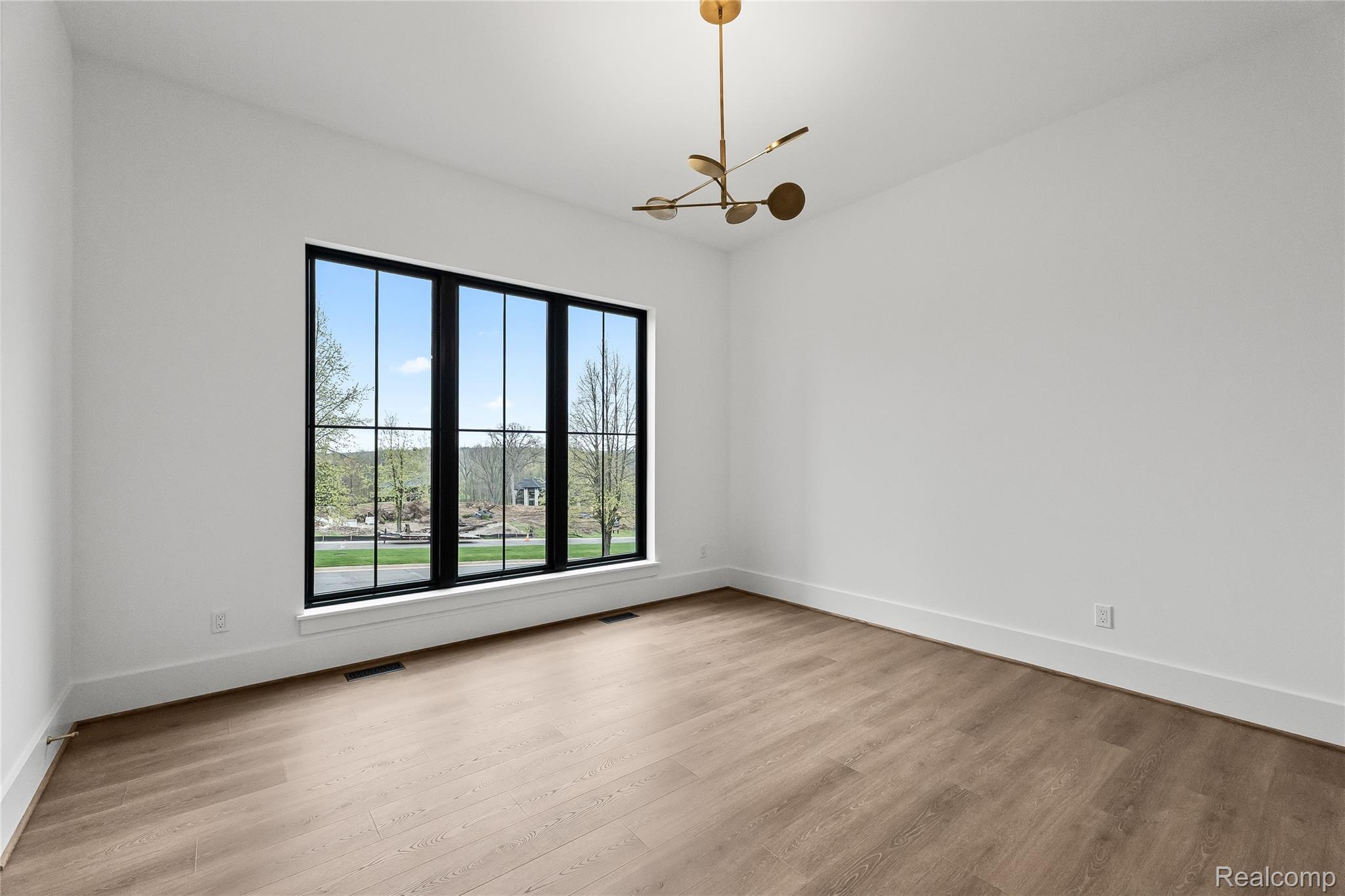 4369 The Heights Boulevard Property Photo 24