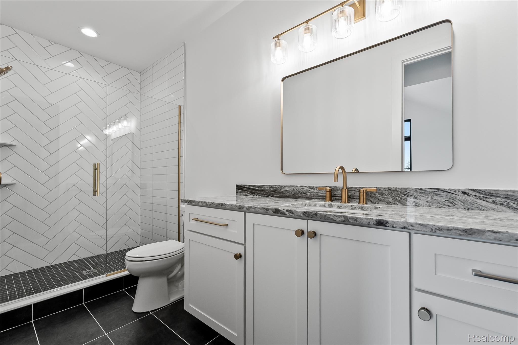 4369 The Heights Boulevard Property Photo 28