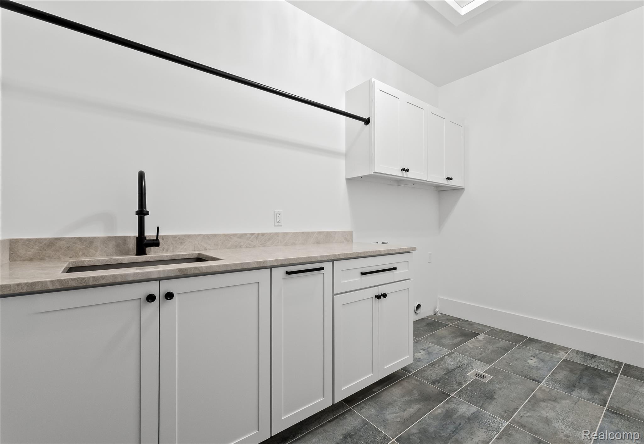4369 The Heights Boulevard Property Photo 35