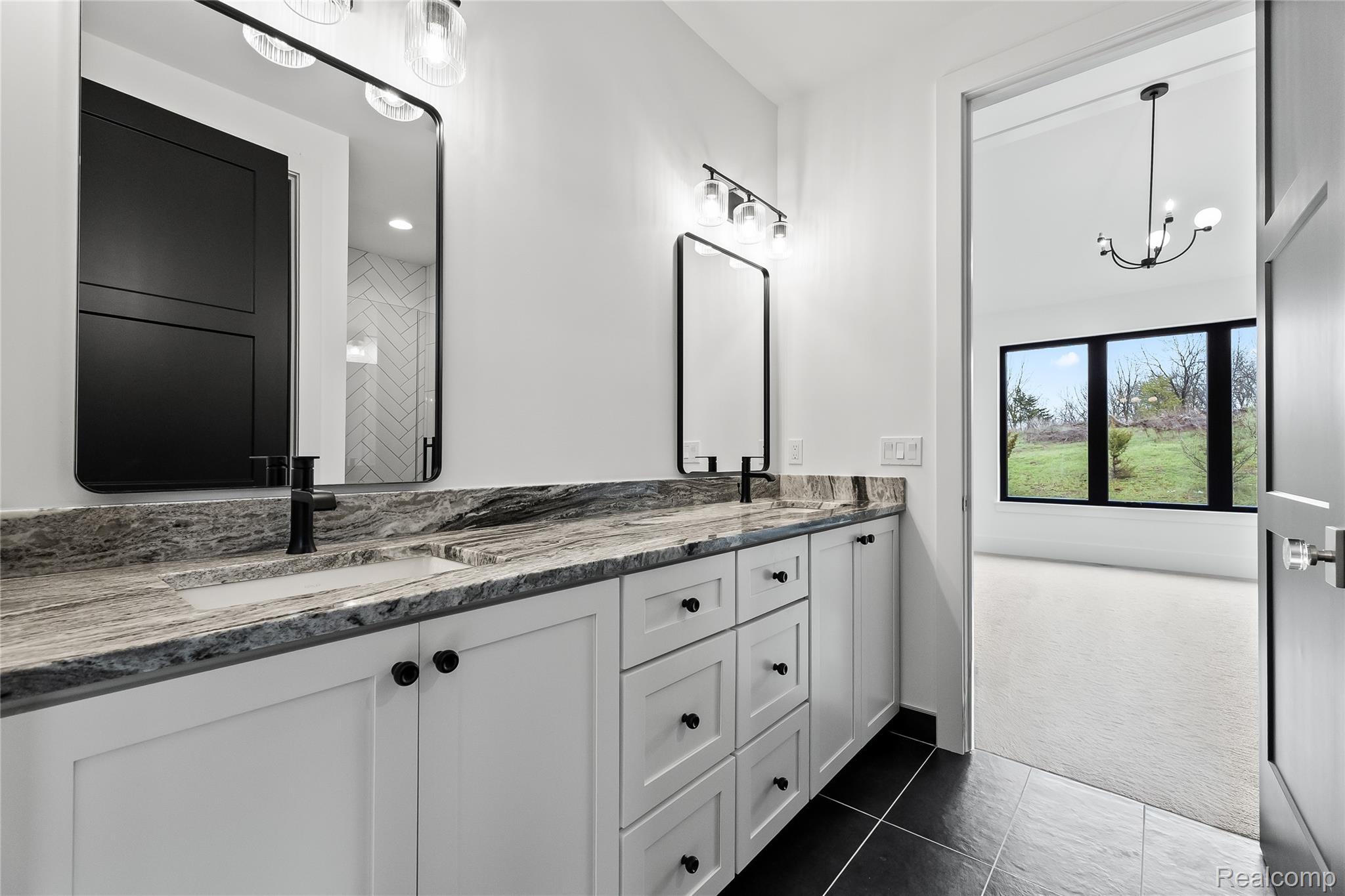 4369 The Heights Boulevard Property Photo 37