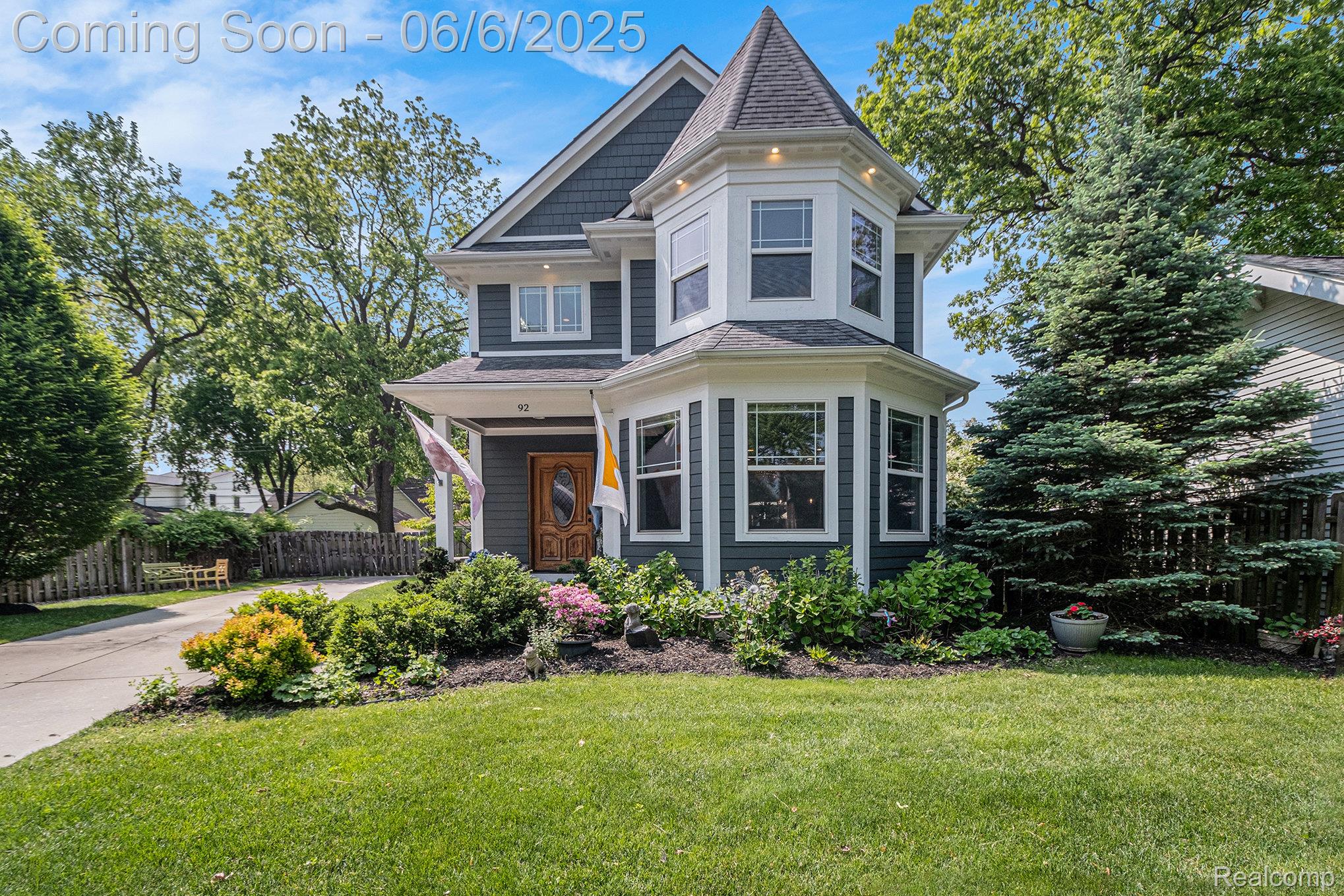 92 Kensington Blvd Property Photo 1