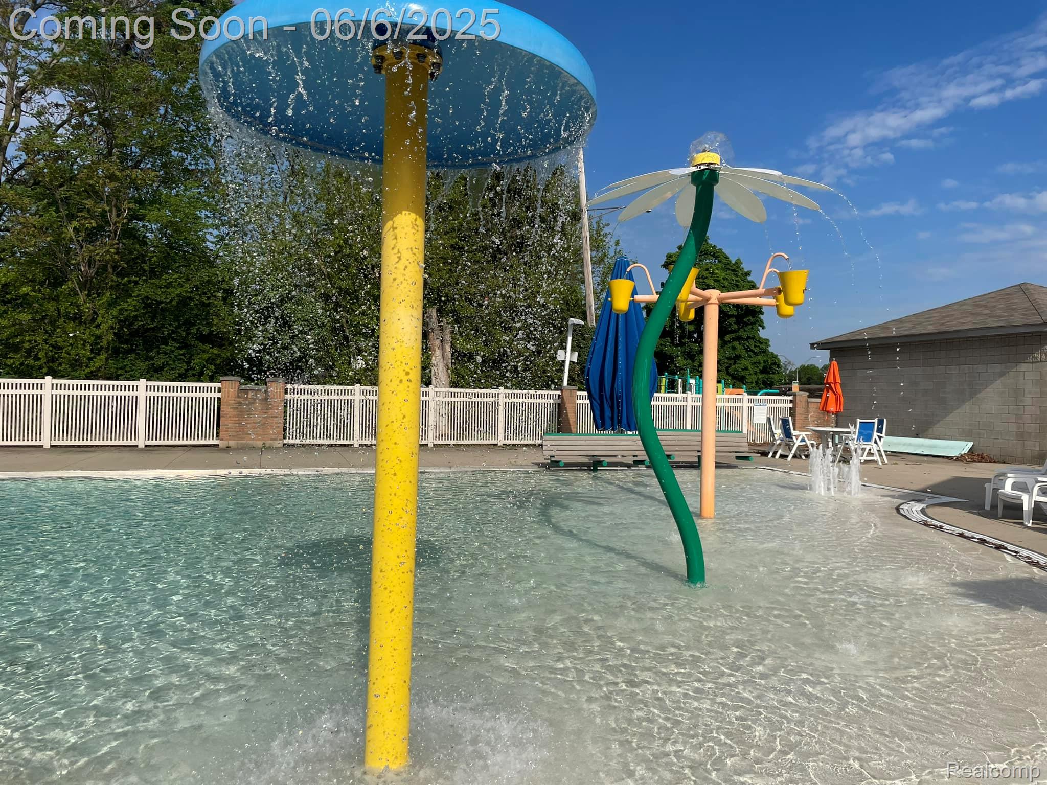 92 Kensington Blvd Property Photo 44