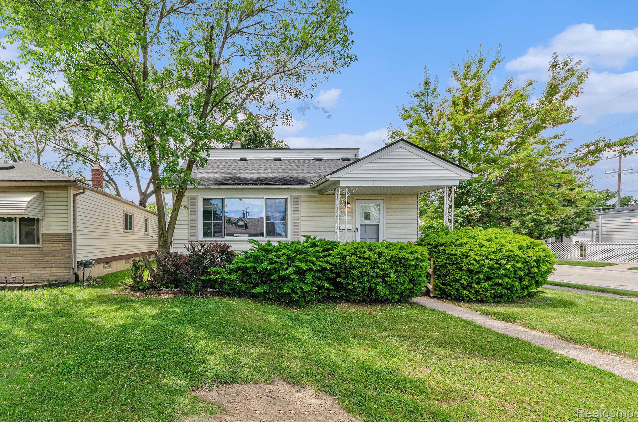 24309 Tuscany Ave Property Photo 4