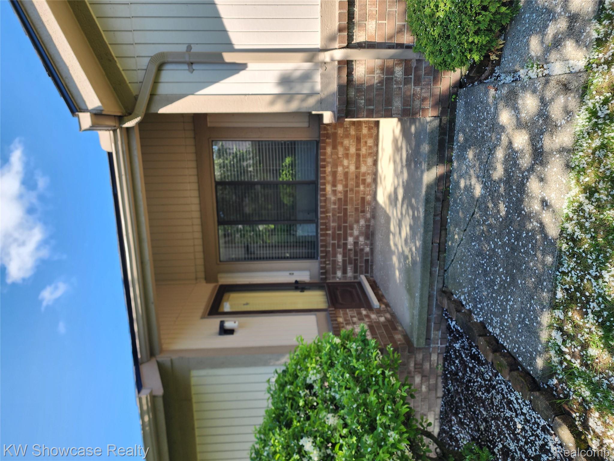 38824 Windmill Pointe Property Photo 3