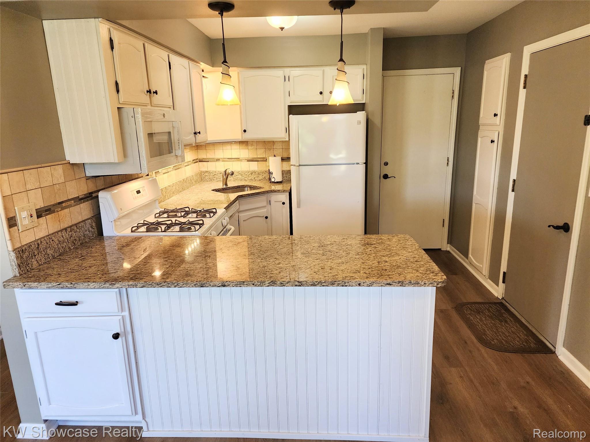38824 Windmill Pointe Property Photo 11