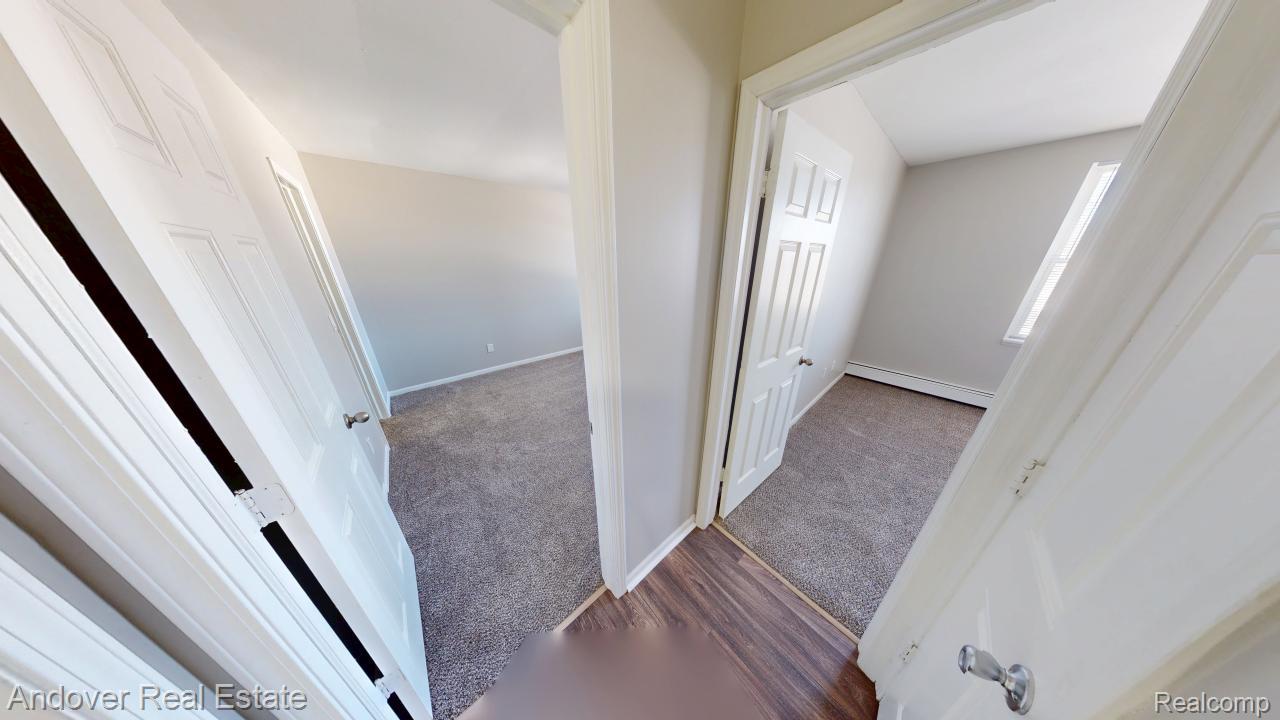 500 E Monroe Street Property Photo 5