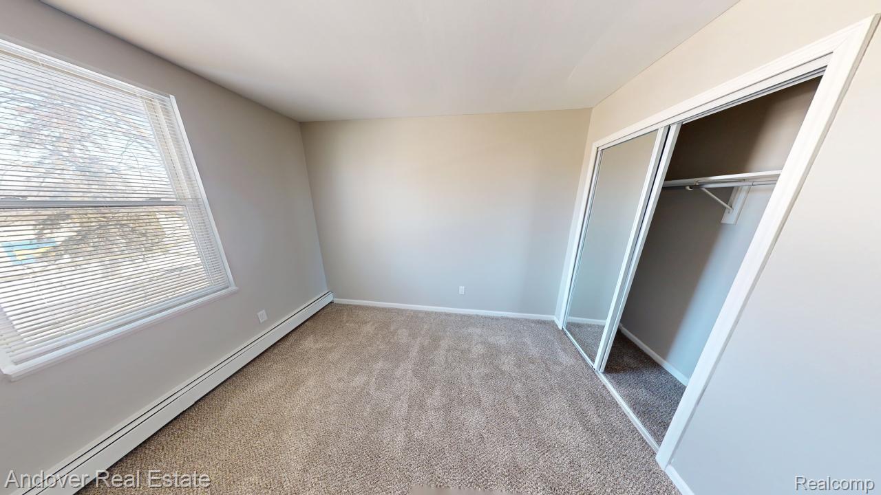 500 E Monroe Street Property Photo 6
