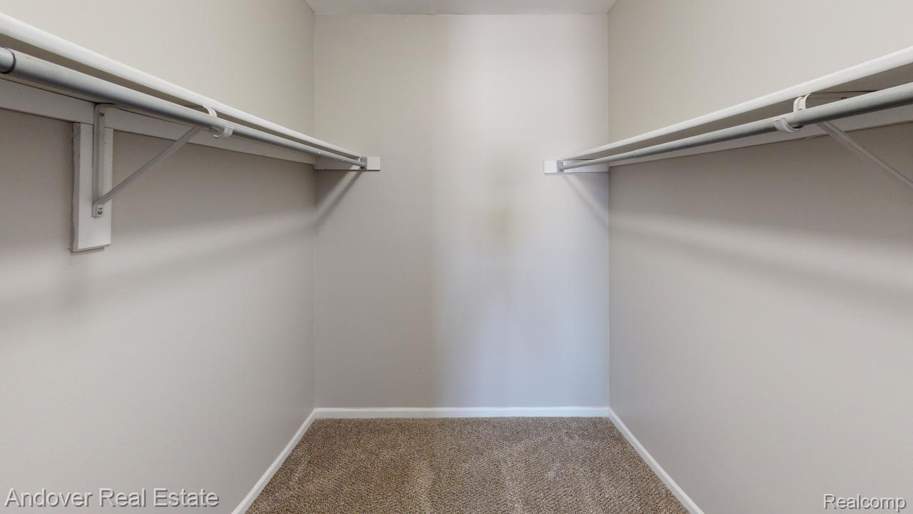 500 E Monroe Street Property Photo 14