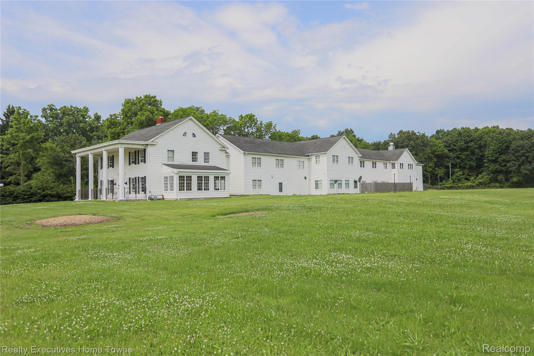 9334 River Road Property Photo 8
