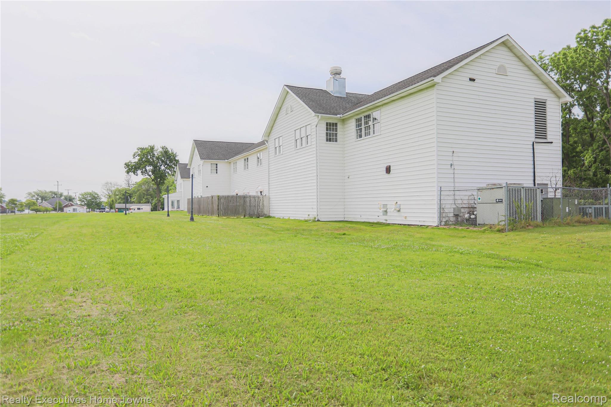 9334 River Road Property Photo 9